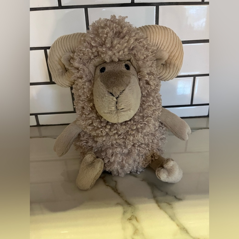 BNWT Jellycat Ramsley Sheep
